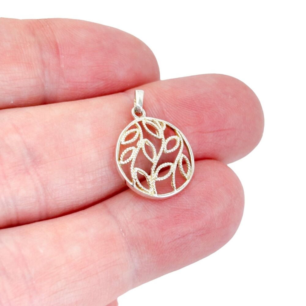 Vintage Sterling Silver 925 Filigree Leaf Circle Pendant